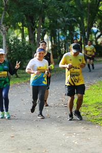 BIB: 388, 0780, 10253
                            <button type="button" onclick="openModal(5127051)" class="btn btn-primary btn-sm float-right btn-popup" data-toggle="modal" data-target=".modal-high-quality">
                        <i class="fas fa-shopping-cart"></i> Add to Cart
                    </button>
                                            <button type="button" onclick="isThisMe(5127051, true)" class="btn btn-success btn-sm float-right btn-popup btn-isme hidden" data-toggle="tooltip" data-placement="bottom" title="นี่คือรูปของคุณใช่ไหม คลิกที่นี่เพื่อเอาเข้าอัลบั้ม">
                        <i class="fas fa-plus"></i> Add to album
                    </button>
                    <button type="button" onclick="isThisMe(5127051, false)" class="btn btn-warning btn-sm float-right btn-popup btn-isnotme hidden">
                        <i class="fas fa-ban"></i> Remove from album
                    </button>